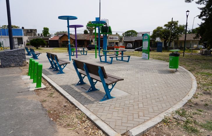 Es una de las plazas emblemáticas de Llavallol.