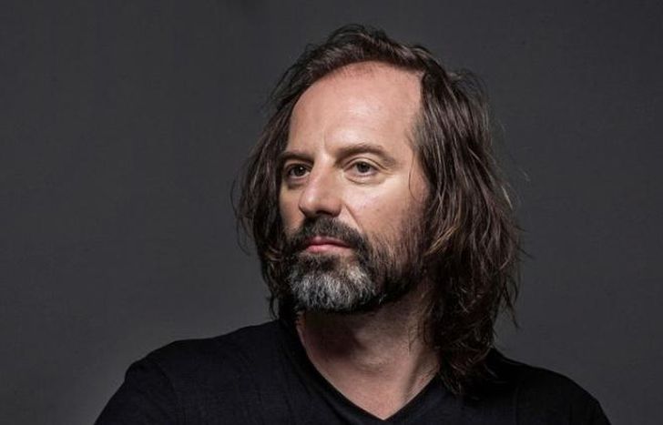 El músico llega a Temperley.