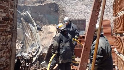 Bomberos de Lomas trabajaron en el lugar.