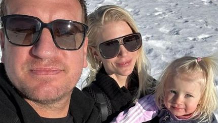 Maxi López, su esposa y su hija.