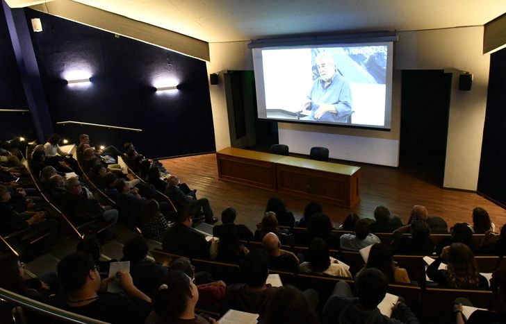 El documental ya está disponible en YouTube.