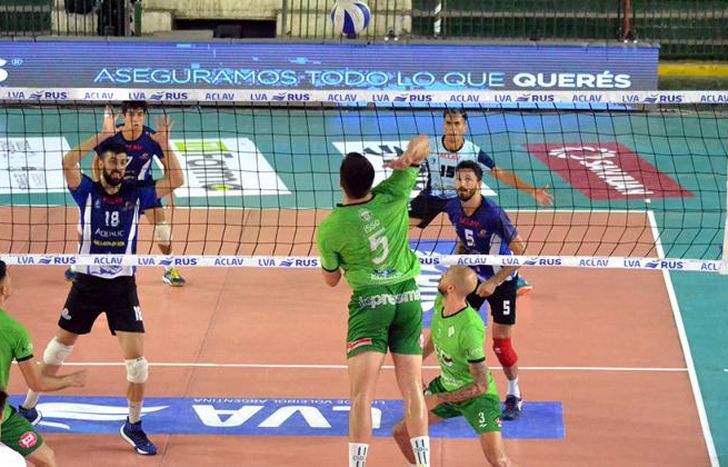 Isso remate sobre campo de Gigantes del Sur.