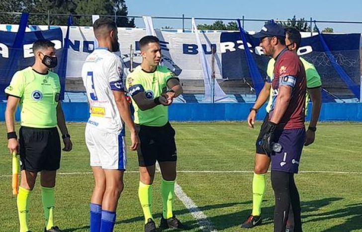 En Burzaco, San Martín comenzó con el pie izquierdo.