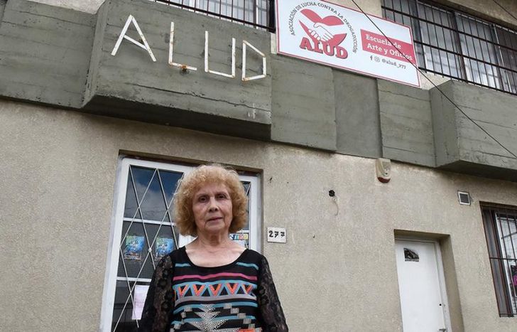 Hace más de 50 años que el barrio la llevó a ocuparse de las personas con adicción.