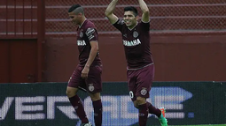 Silvio Romero le dio la victoria a Lanús sobre Banfield en el 2014.