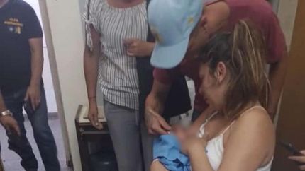 La imágen del reencuentro con su familia. La imágen del reencuentro con su familia.