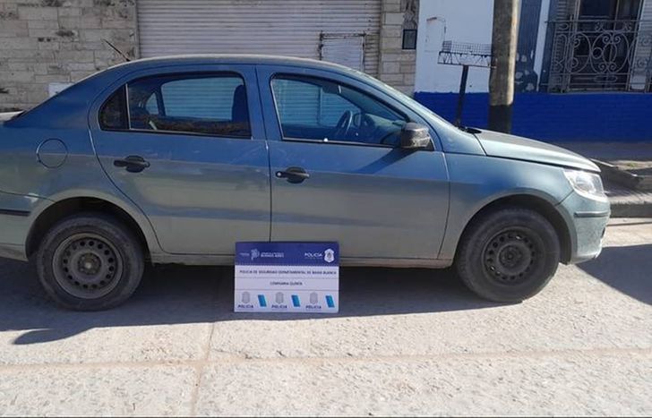El auto robado en Lomas de Zamora.