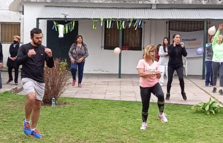Entrenamiento y ayuda solidaria.