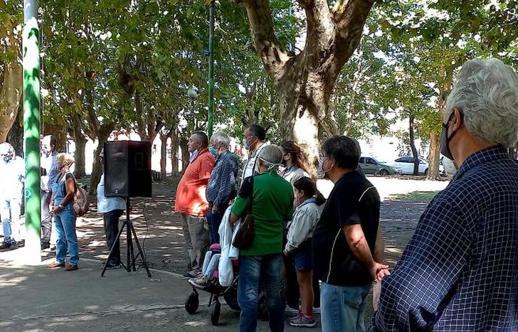 Homenaje a San Martín en la plaza de Turdera.