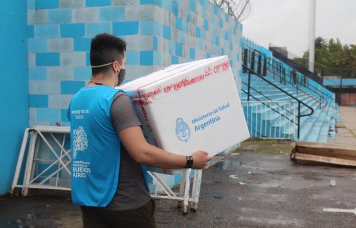 Llegaron las vacunas al Club Temperley.