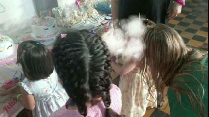 Las nenas felices con su festejo.