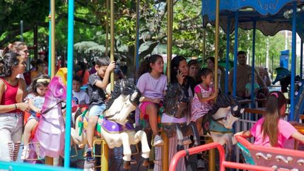 Del jueves al domingo, el carrousel está abierto de 12 a 20 horas.