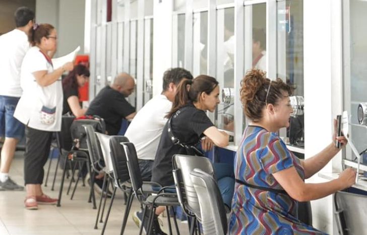 En el edificio de la calle Azara 237 hay atención presencial.