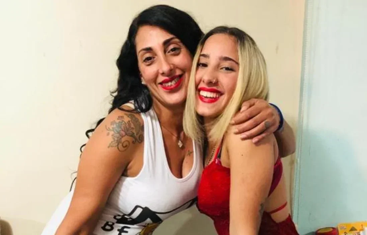 Laura y Lara, en momentos felices en Lomas de Zamora.