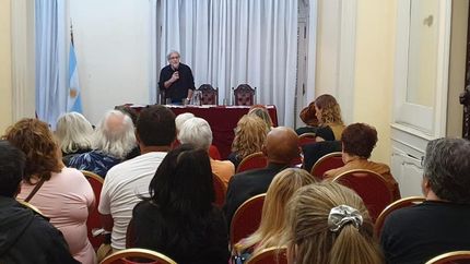 Juan Botana sigue con sus encuentros.