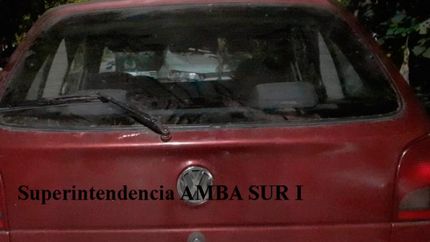 El auto en el que se movilizaban los delincuentes.