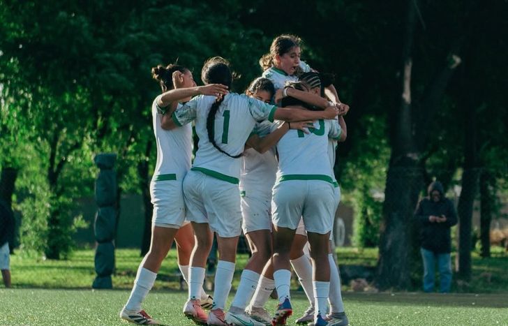En fútbol femenino, Banfield pisa fuerte.