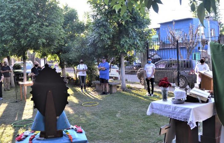 Misas al aire libre y con capacidad reducida.