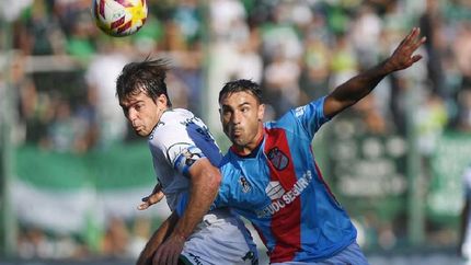 Cerica, ex Los Andes, fue titular en el triunfo de Arsenal.