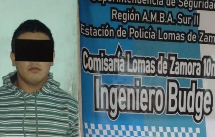 Está acusado de robo y tenencia de arma de fuego.