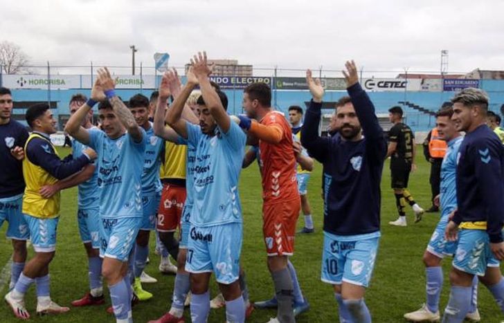 El Celeste volvió a sumar de a tres.
