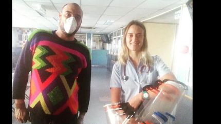 un escaladense y sus amigos artistas fabrican mascaras covid-19 para los hospitales