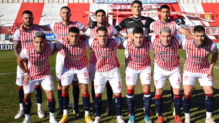 La mayoría de la foto jugarán en la Primera Nacional. La mayoría de la foto jugarán en la Primera Nacional.