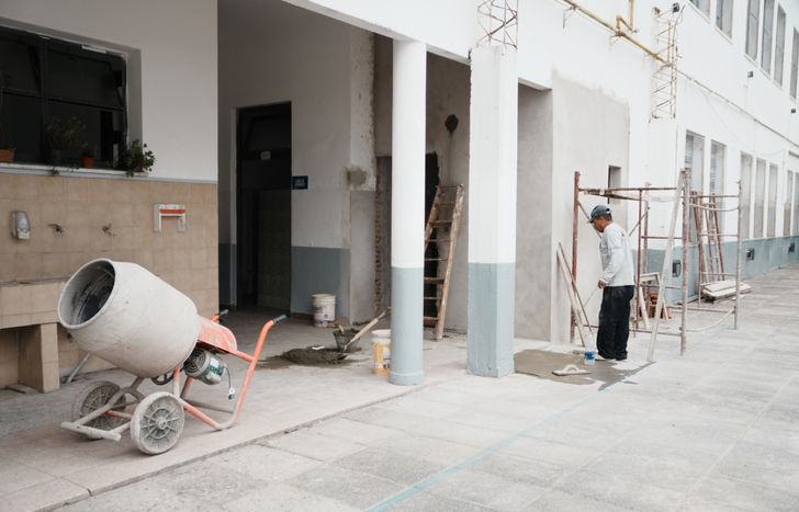 El plan incluye obras en escuelas de las 14 localidades.