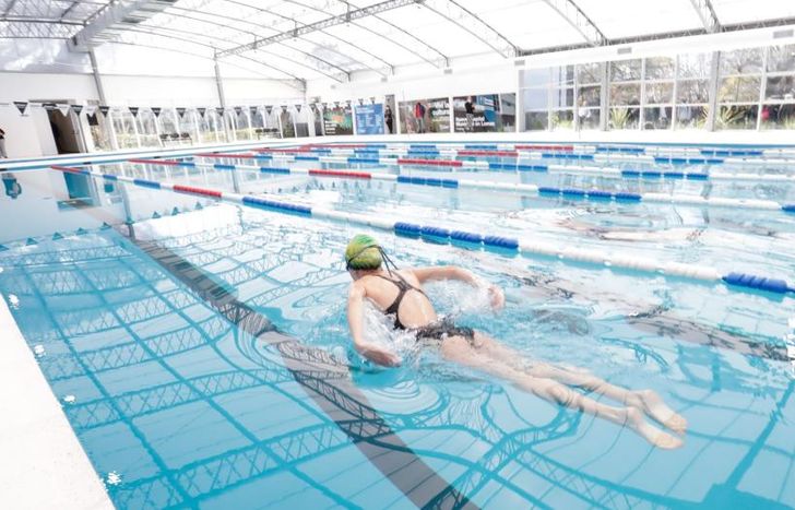 durante el acuatlón copa buenos aires participaron 50 deportistas.