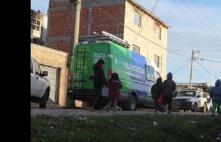 el hombre recibió 16 tiros.