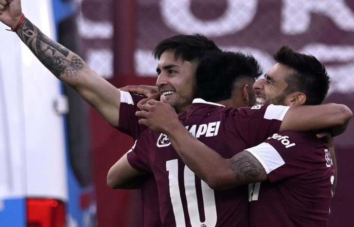 Lanús se quedó con tres puntos claves ante La Gloria.