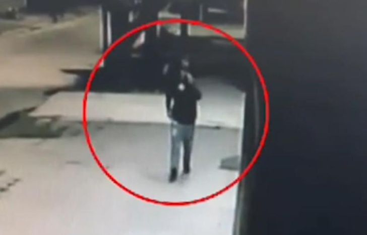 El sospechoso, captado por una cámara de seguridad.