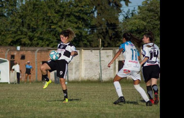 Claypole juega en la Primera C del Femenino de AFA.