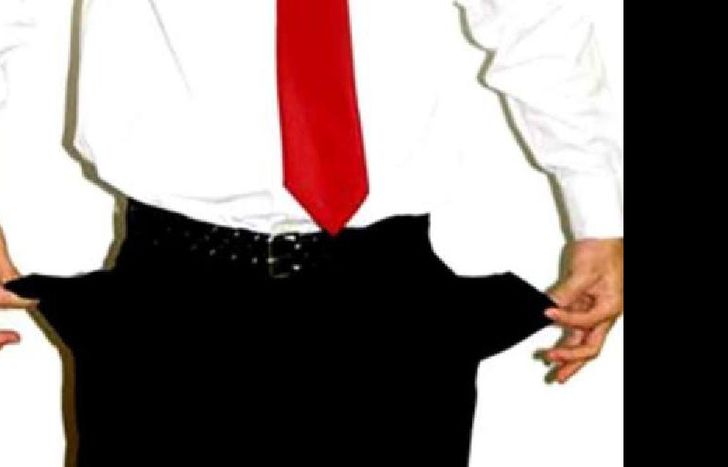 el informe resalta la constante crisis económica.