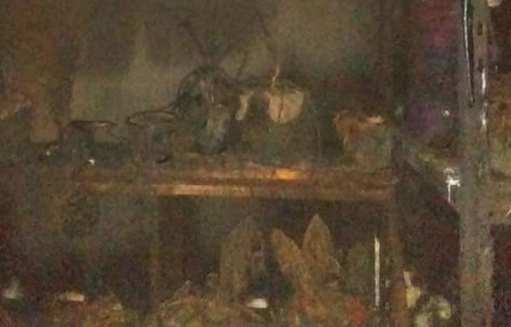 El fuego arrasó con techos, paredes y el mobiliario del lugar.