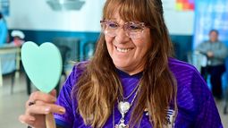 La emoción de los vecinos de Lomas al recibir sus anteojos.