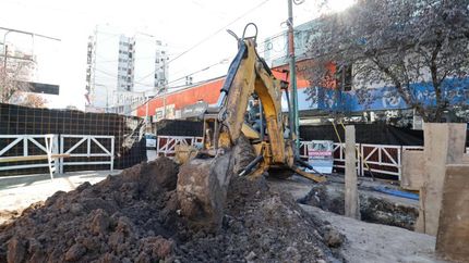 Las cuadrillas trabajan en Laprida e Yrigoyen.