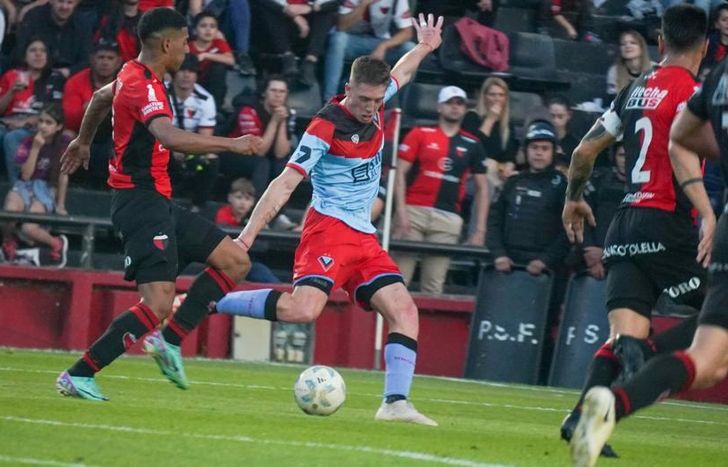 López anota frente a Colón.
