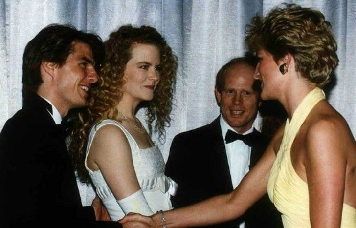 Tom Cruise y Lady Di, con Nicole KIdman entre ellos.&nbsp;