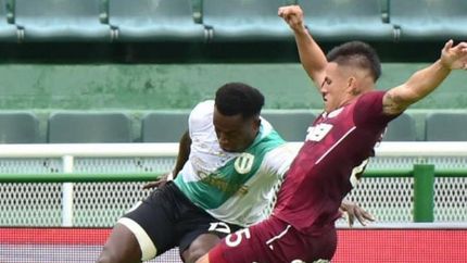 Banfield ganó en la cancha, pero define el Tribunal.