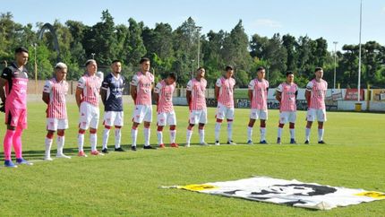 Minito de silencio previo al partido en homenaje a Maradona. Minito de silencio previo al partido en homenaje a Maradona.