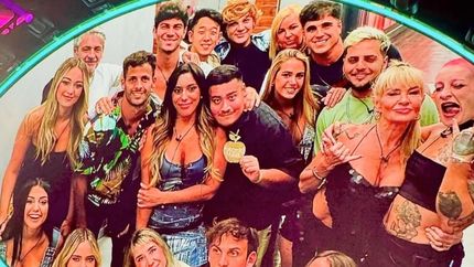 Dos ex, a los besos.