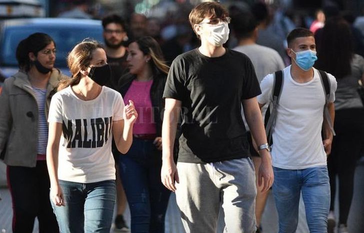 En las últimas 24 horas se realizaron 53.780 testeos.