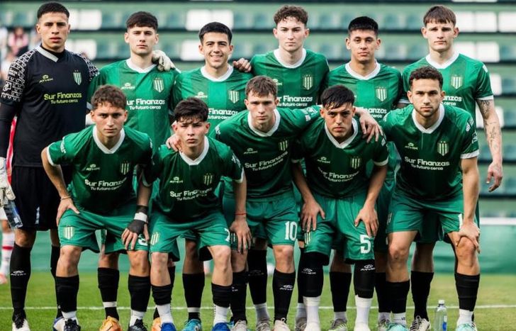 Juan Bisanz volvió a jugar en Banfield tras superar una dura lesión.