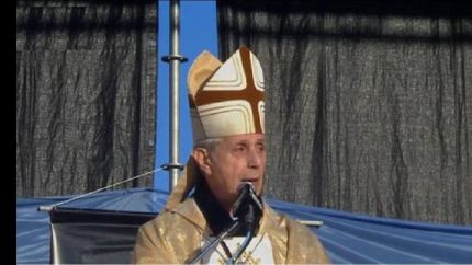 Durante la misa que se celebró a primera hora de este domingo.