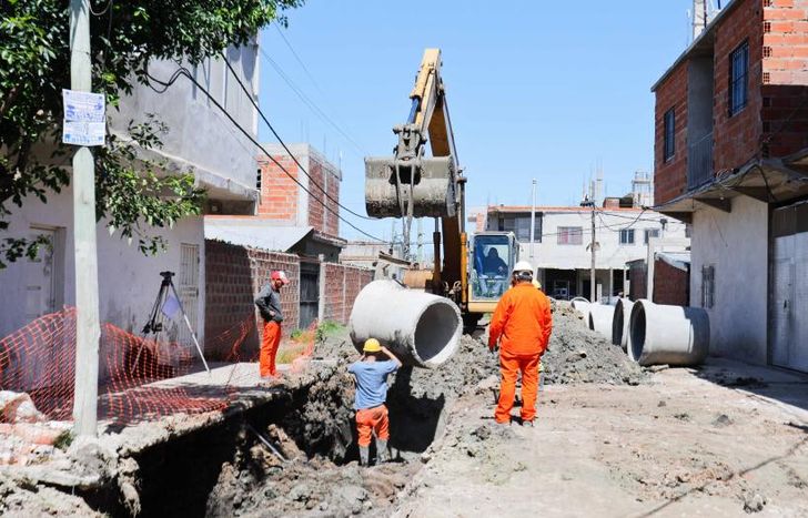 Actualmente, en Lomas hay 12 obras en ejecución junto a AySA.