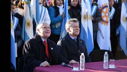 el malestar social bajo a macri del festejo patrio