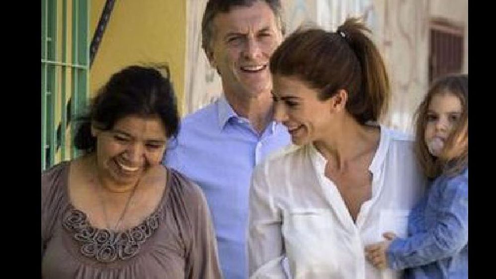40634-ni-Macri_con_Margarita_Barrientos_en_Los_Piletones