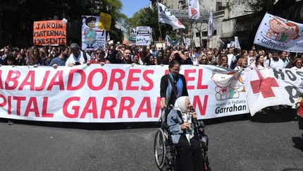 lomas se suma al abrazo solidario al hospital garrahan