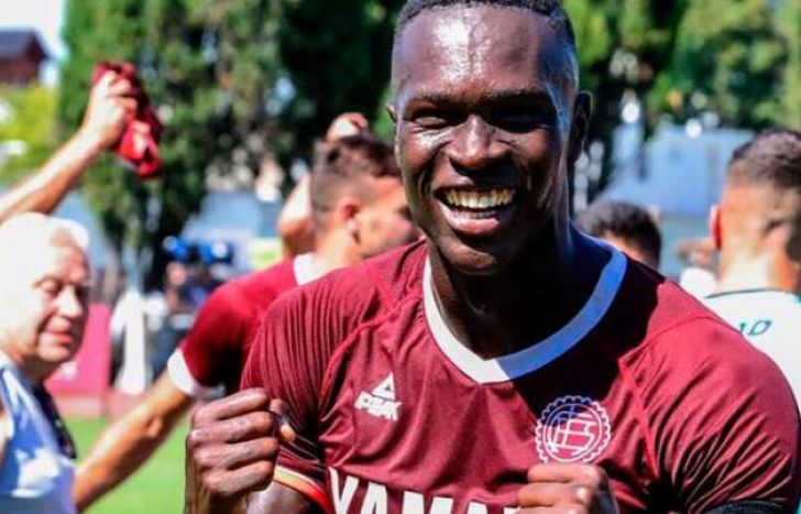Ousmane hizo historia: el primer senegalés del fútbol argentino.